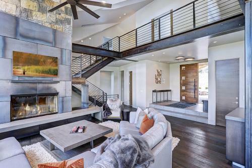 Vickery's Vantage Home