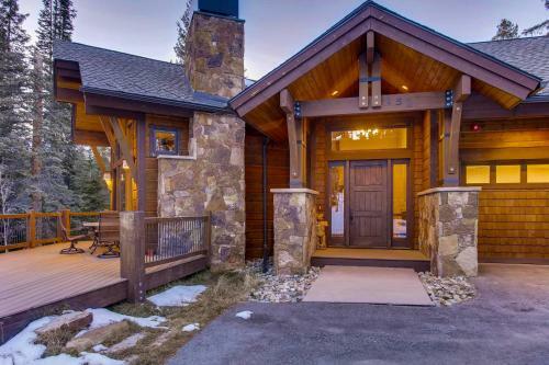 Rocky Mountain Lodge