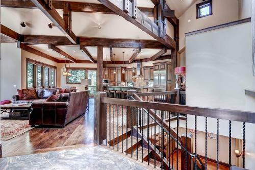 Rocky Mountain Lodge