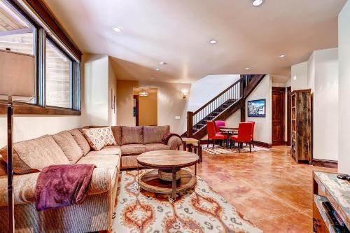 Rocky Mountain Lodge