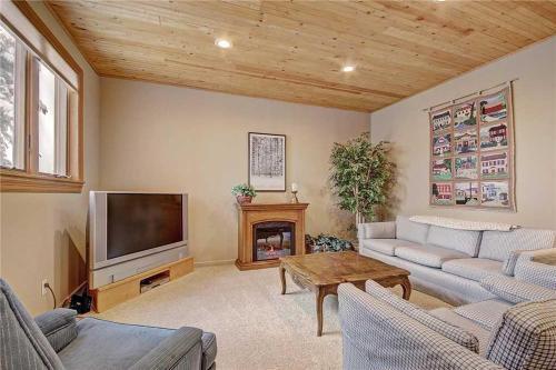 2542 Boreas Pass