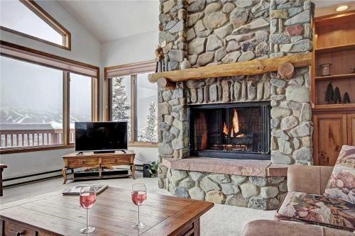 2542 Boreas Pass