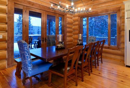 Goldenview Lodge