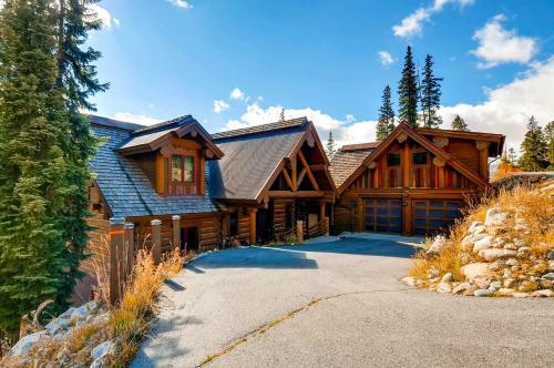 Goldenview Lodge