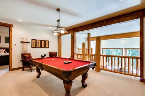 Goldenview Lodge