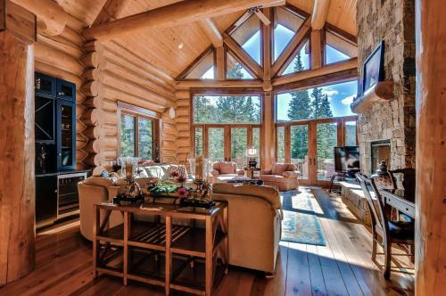 Goldenview Lodge