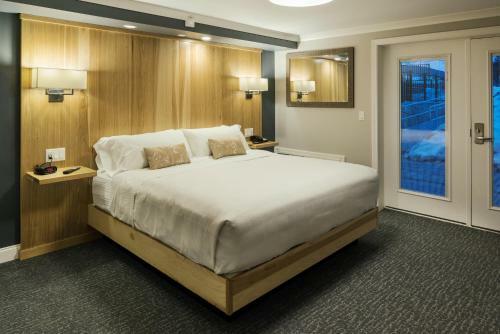 Hotel Center Harbor Inn