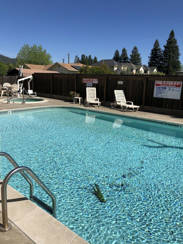 Hotel Cloverdale Wine Country Inn & Suites