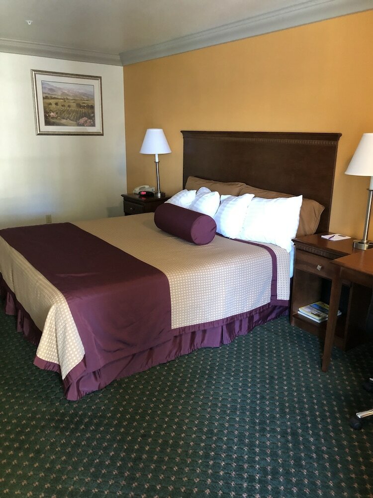Hotel Cloverdale Wine Country Inn & Suites