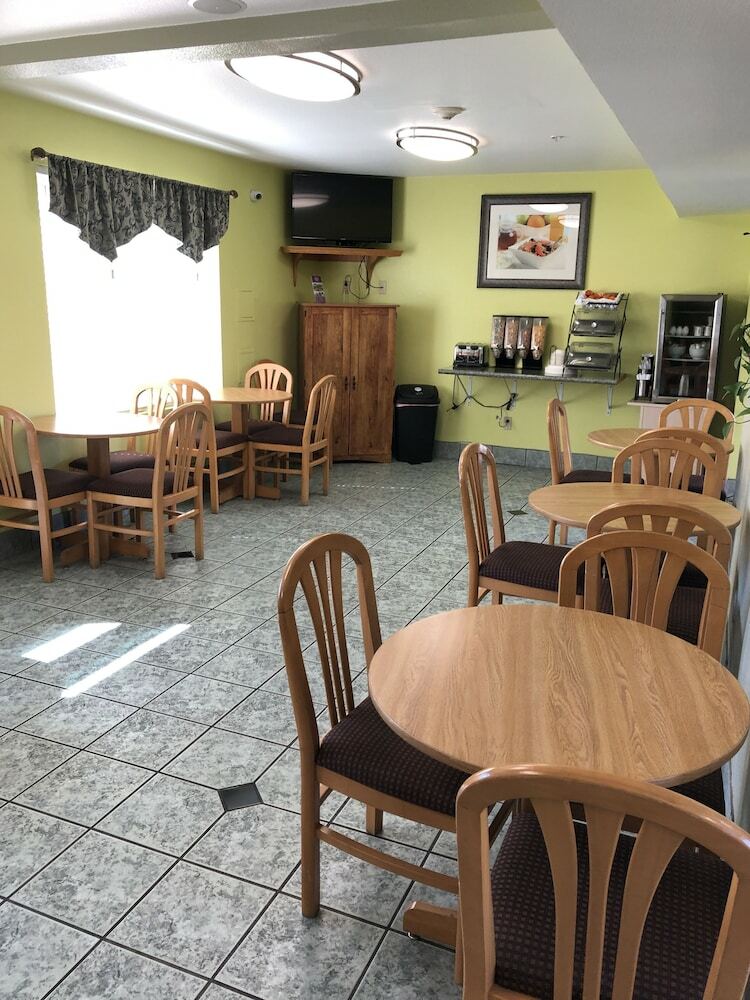 Hotel Cloverdale Wine Country Inn & Suites