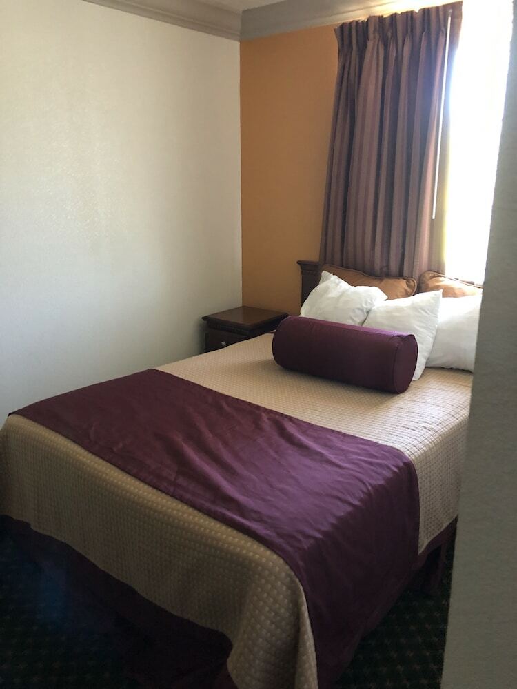 Hotel Cloverdale Wine Country Inn & Suites