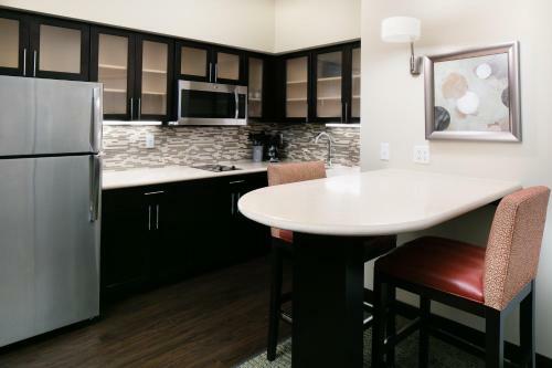 Hotel Staybridge Suites Des Moines Downtown
