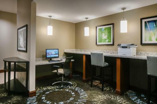 Hotel Staybridge Suites Des Moines Downtown