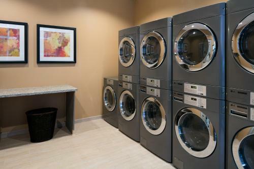 Hotel Staybridge Suites Des Moines Downtown