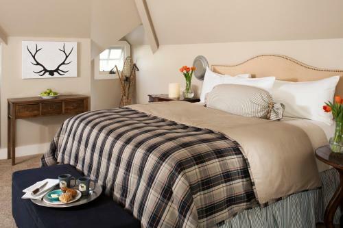 Posada Antlers On The Creek Bed & Breakfast