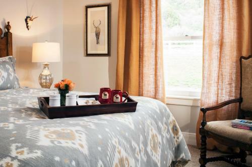 Posada Antlers On The Creek Bed & Breakfast