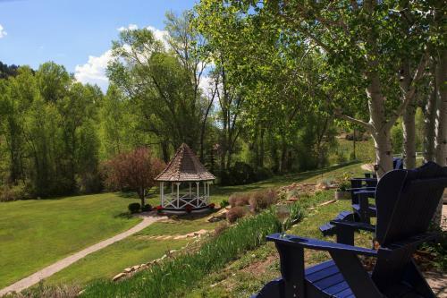 Posada Antlers On The Creek Bed & Breakfast