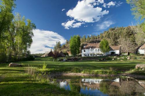 Posada Antlers On The Creek Bed & Breakfast