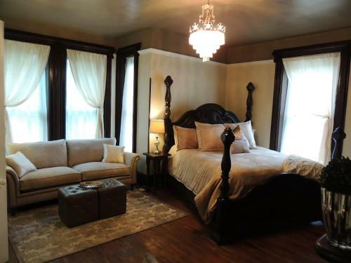 Hotel Lyons Twin Mansions