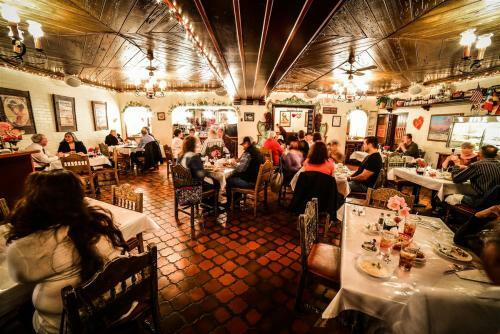 El Rancho Hotel