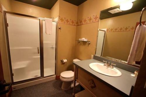 Mcmenamins Gearhart Hotel