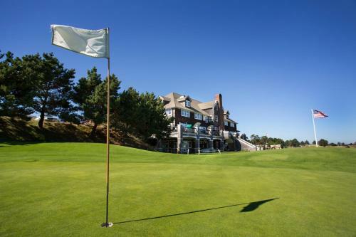 Mcmenamins Gearhart Hotel