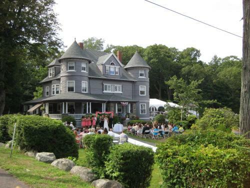 Posada Castle Manor Inn