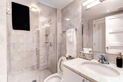 Heaven On Washington Fully Furnished Apartments