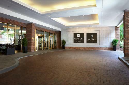 Hotel The District By Hilton Club