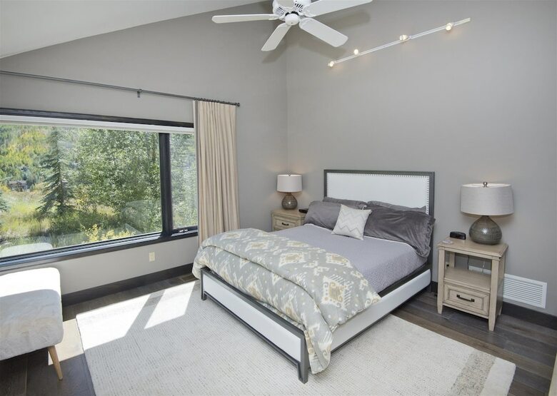 Glacier Court 1824 A