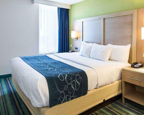 Hotel Comfort Suites Beachfront