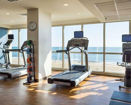 Hotel Comfort Suites Beachfront