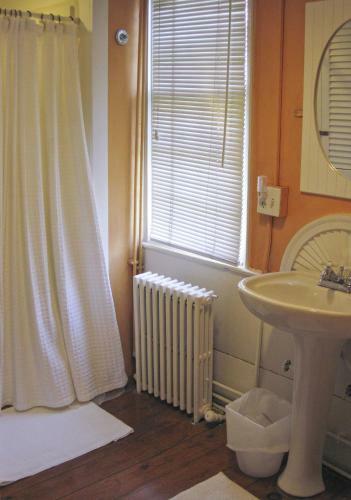 Bed & Breakfast The 1720 House