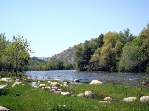 Sequoia Riverfront Cabins