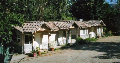 Sequoia Riverfront Cabins