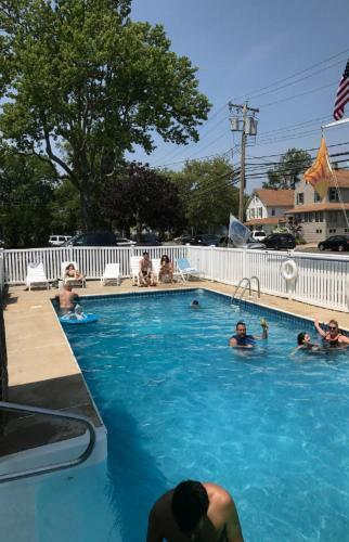 Pelican Point Motel