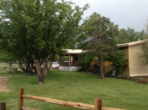 Hotel Rainbows End Resort