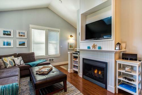 Dreaming Out Loud Two-bedroom Home