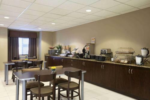 Hotel Microtel Inn & Suites By Wyndham Odessa Tx