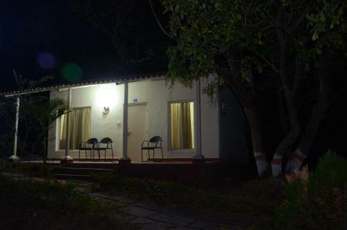 Hotel Vanasthali Cottages