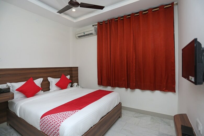 Hotel Oyo 18533 Tulip Inn