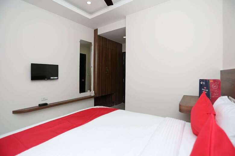 Hotel Oyo 18533 Tulip Inn
