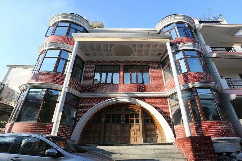 Hotel Oyo 18533 Tulip Inn