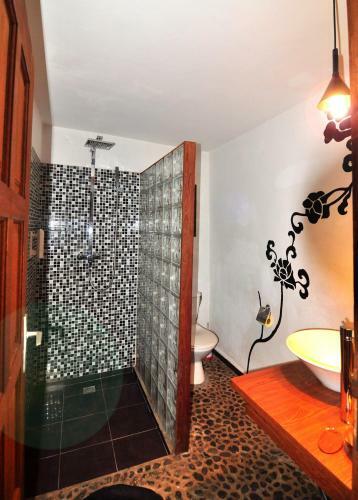 Rova Hotel