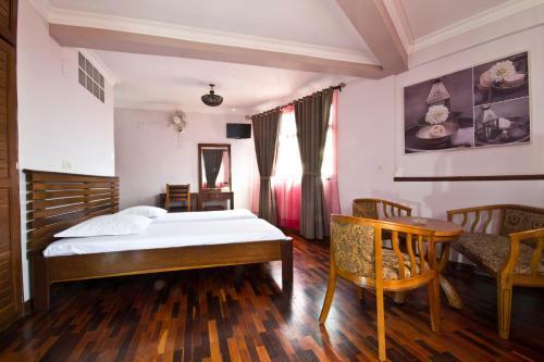 Anjary Hotel