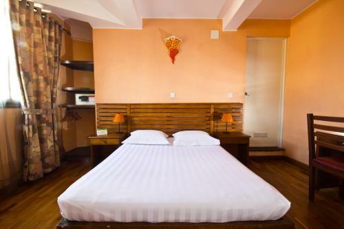 Anjary Hotel