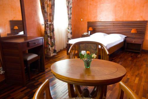 Anjary Hotel