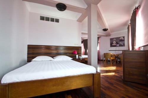Anjary Hotel