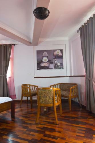 Anjary Hotel