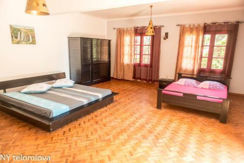 Hostal Ny Telomiova